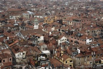 city-venezia roof yoga